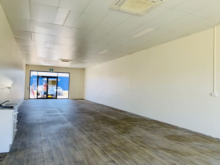 Click to view all images 2/2B Reef Pl Cnr Shute Harbour Rd/Paluma Rd Cannonvale QLD 4802 - Image 2