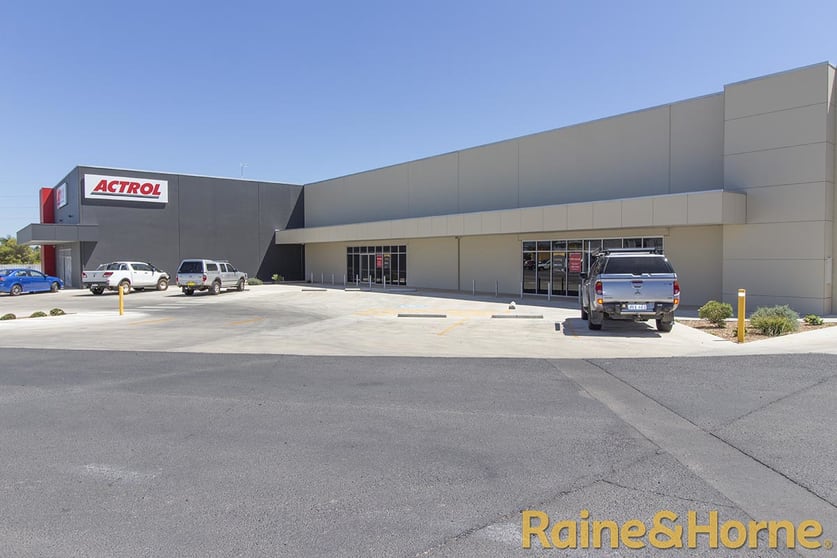 Unit 2, 30 Cobbora Road Dubbo NSW 2830 - Image 1