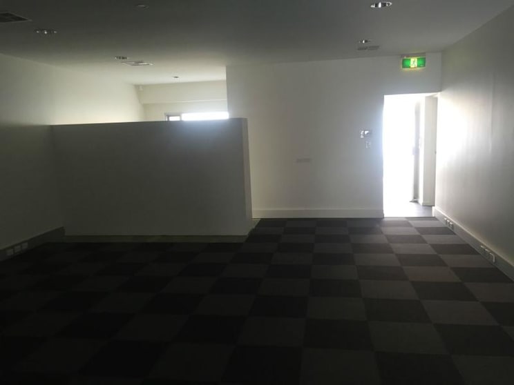 Click to view all images 2/698 Anzac Highway Glenelg SA 5045 - Image 3