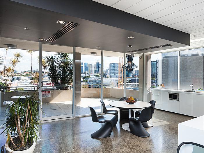 Click to view all images 26 Commercial Road Newstead QLD 4006 - Image 2