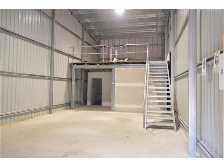 Click to view all images (Unit 9)/32 Templar Place Bennetts Green NSW 2290 - Image 2
