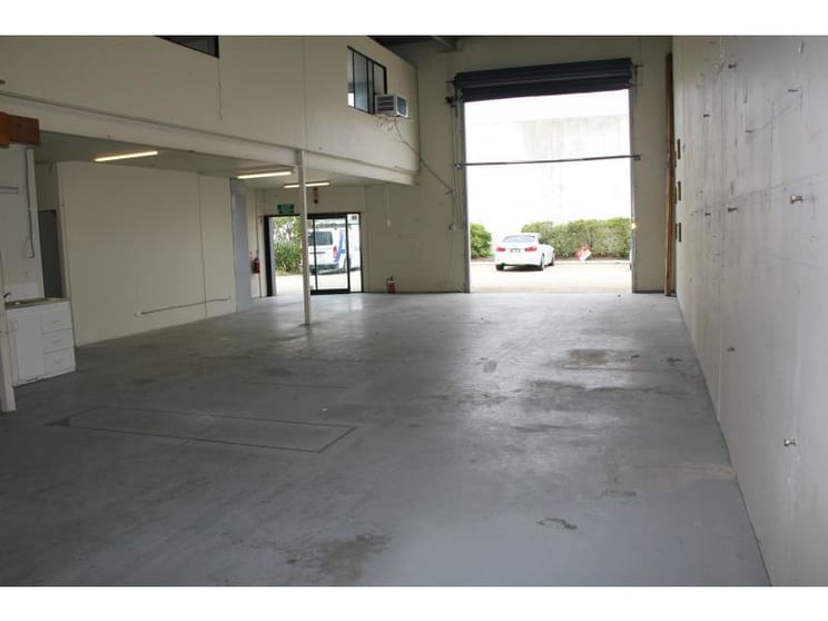 Click to view all images 3/8 John Duncan Court Varsity Lakes QLD 4227 - Image 3