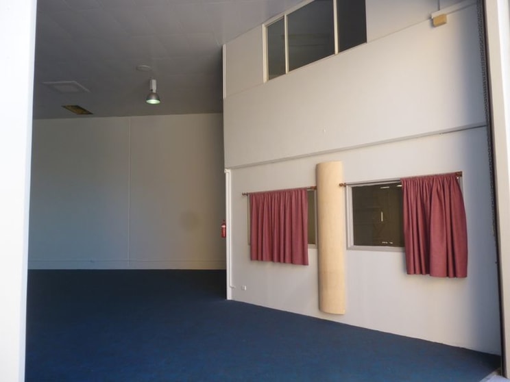 Click to view all images 2/8 Railway Terrace Dutton Park QLD 4102 - Image 3