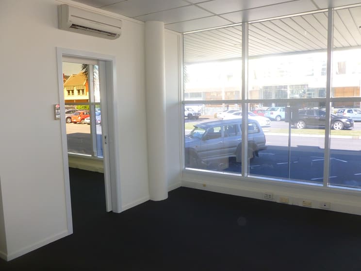 Click to view all images 36 Aplin Street Cairns QLD 4870 - Image 3