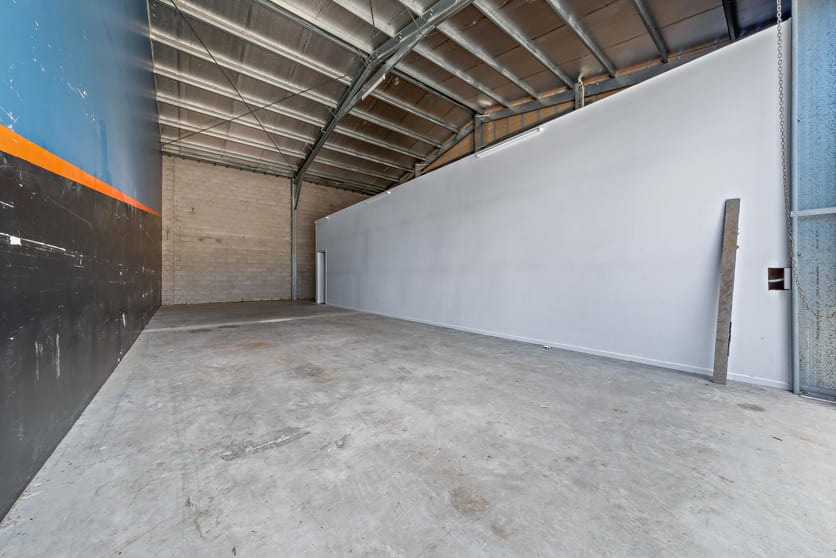 Click to view all images 3/15 Carlo Drive Cannonvale QLD 4802 - Image 2