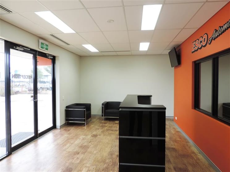 Click to view all images 54 Mordaunt Circuit Canning Vale WA 6155 - Image 3