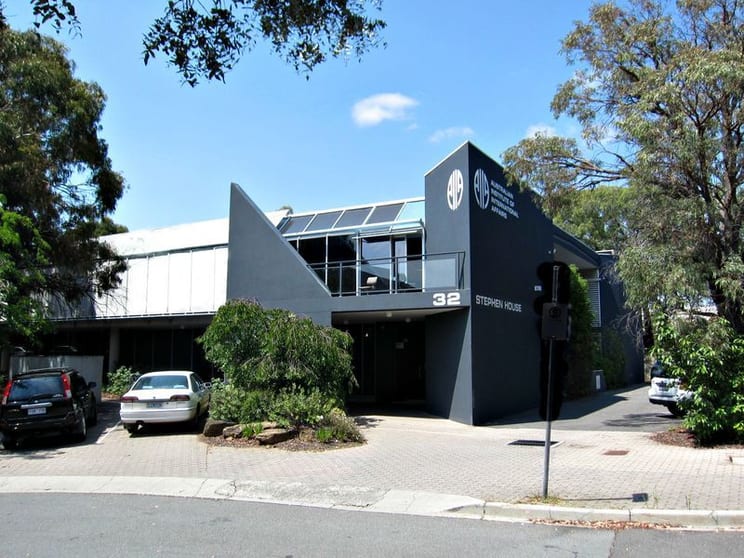 Suite 2 Level 1/32 Thesiger Court Deakin ACT 2600 - Image 1