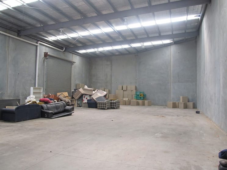 Click to view all images 24 Imperial Avenue Sunshine North VIC 3020 - Image 3