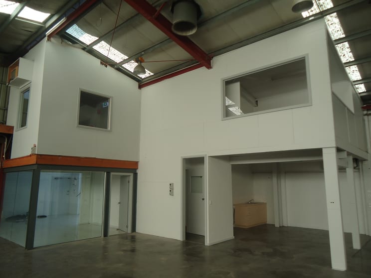 Click to view all images 121A Donald Street Brunswick VIC 3056 - Image 3