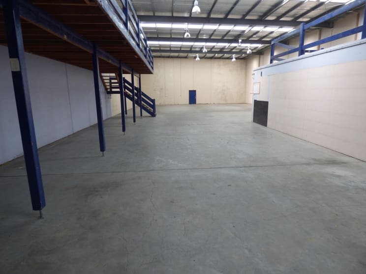 Click to view all images 20 Duffy Street Burwood VIC 3125 - Image 3