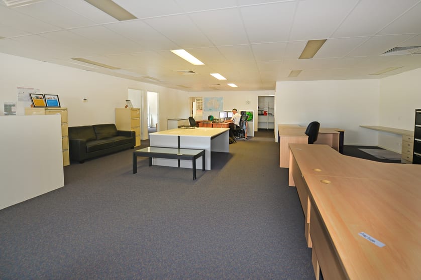 Click to view all images Unit 1/40 Dacmar Road Coolum Beach QLD 4573 - Image 3