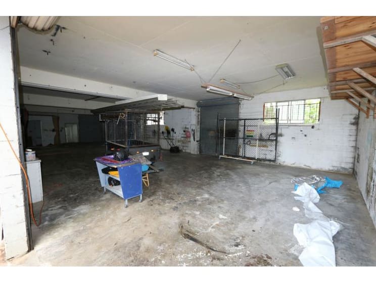 Click to view all images 22 Ern Harley Drive Burleigh Heads QLD 4220 - Image 3