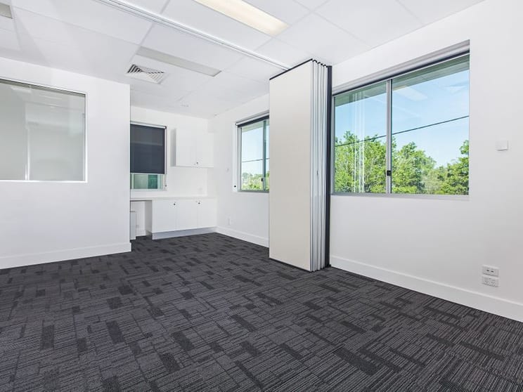 Click to view all images Upstairs 7/1311 Ipswich Road Rocklea QLD 4106 - Image 2