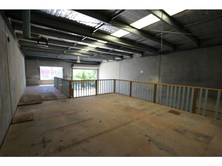 Click to view all images 8/35 Ern Harley Drive Burleigh Heads QLD 4220 - Image 3