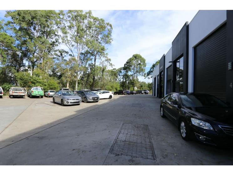 Click to view all images 4/490 Scottsdale Drive Varsity Lakes QLD 4227 - Image 2