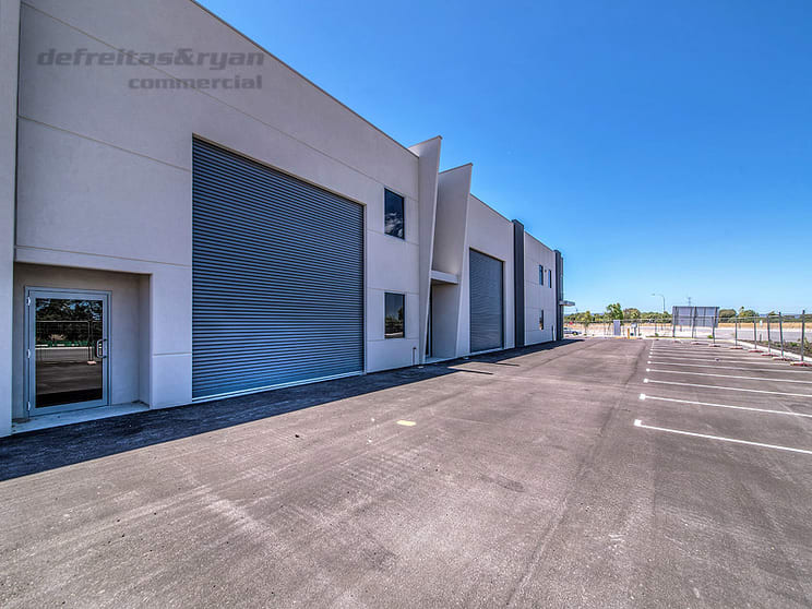 Click to view all images 1/145 Allen Road Forrestdale WA 6112 - Image 3