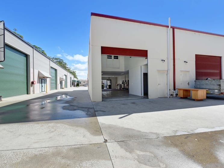 Click to view all images 24/35 Merrigal Road Port Macquarie NSW 2444 - Image 2