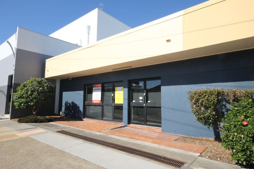 1&2/143 Tingal Road Wynnum QLD 4178 - Image 1