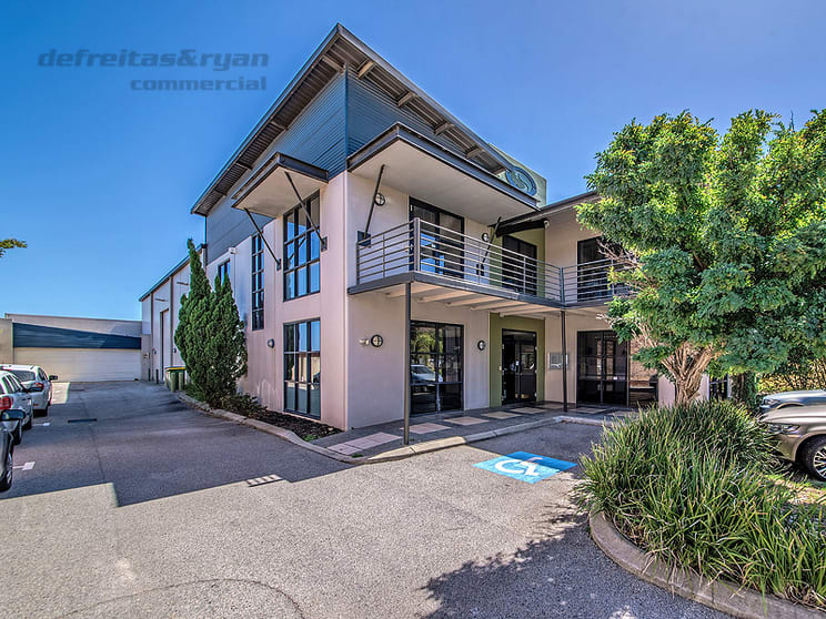 Click to view all images 9 Aldous Place Booragoon WA 6154 - Image 2