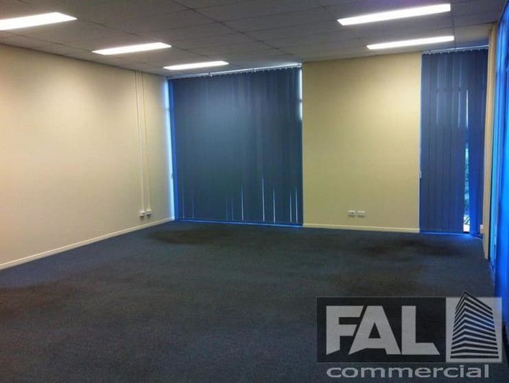 Click to view all images Unit 6/7 Gardens Drive Willawong QLD 4110 - Image 3