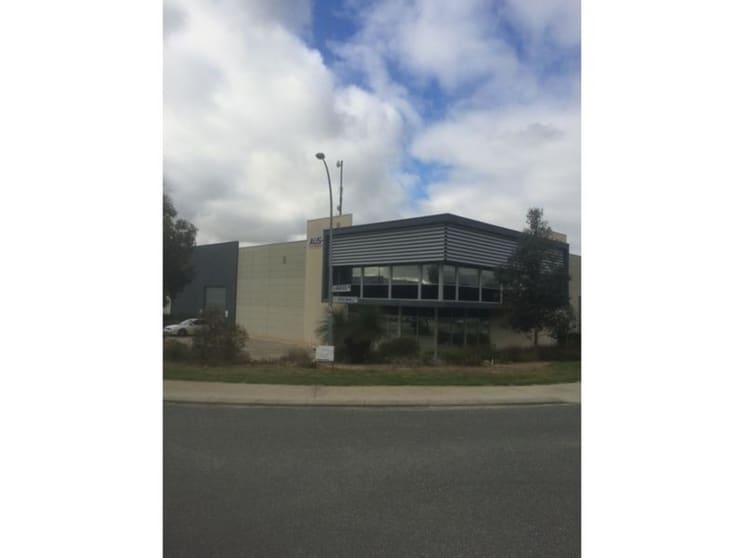 Click to view all images 8 Ambitious Link Bibra Lake WA 6163 - Image 3