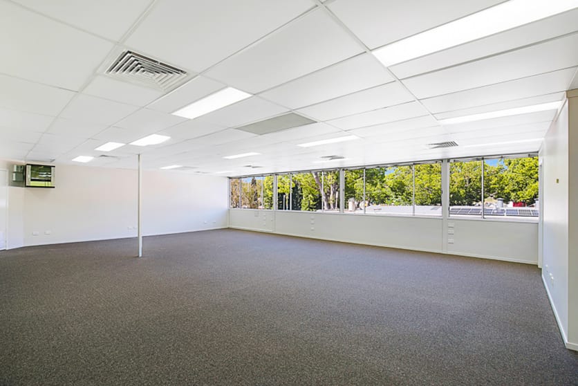 Click to view all images 8B Bell Street Toowoomba City QLD 4350 - Image 2