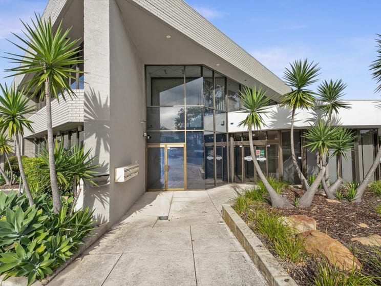 Click to view all images 275 Marmion Street Melville WA 6156 - Image 1