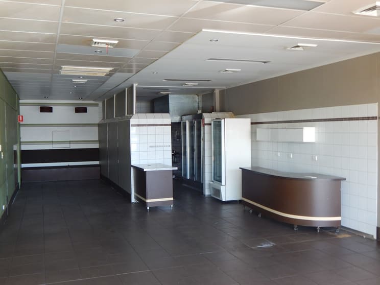2/26 Sturgeon Street Raymond Terrace NSW 2324 - Image 2