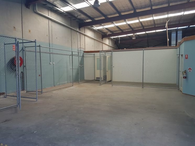 Click to view all images 43 Greenaway St Bulleen VIC 3105 - Image 2