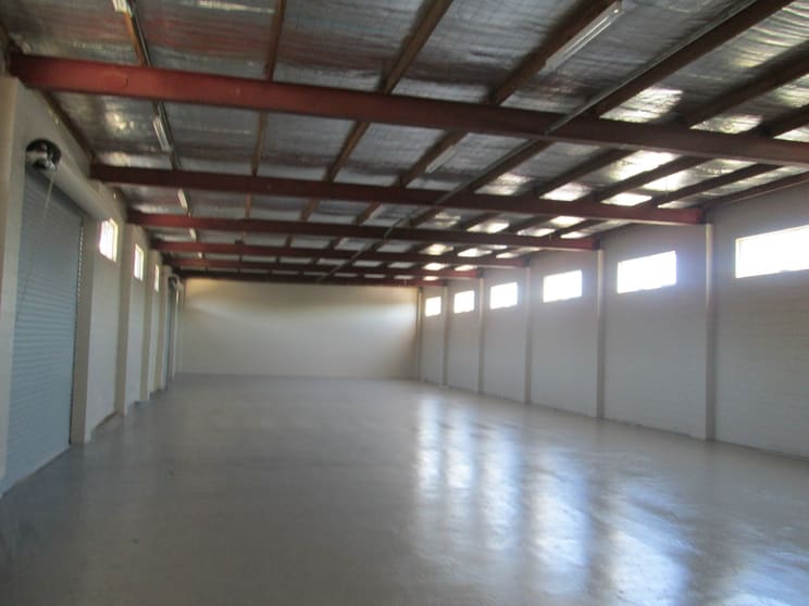 Click to view all images 81 Fearnley Street Portsmith QLD 4870 - Image 3