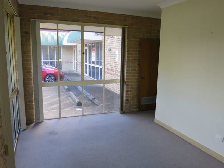 Click to view all images 3/12 Vanessa Boulevard Springwood QLD 4127 - Image 3