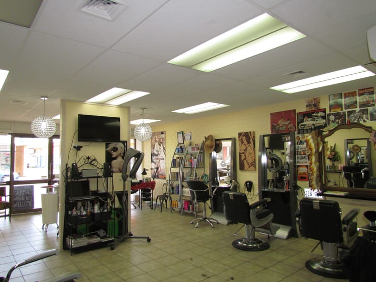 Click to view all images Shop 5/39-41 Tank Street Gladstone Central QLD 4680 - Image 2