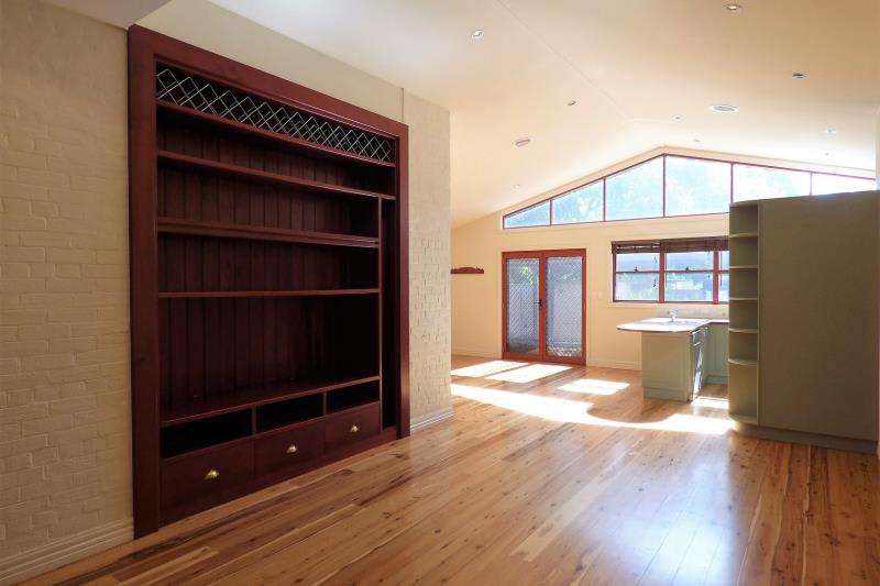 Click to view all images 112 Bultje St Dubbo NSW 2830 - Image 2