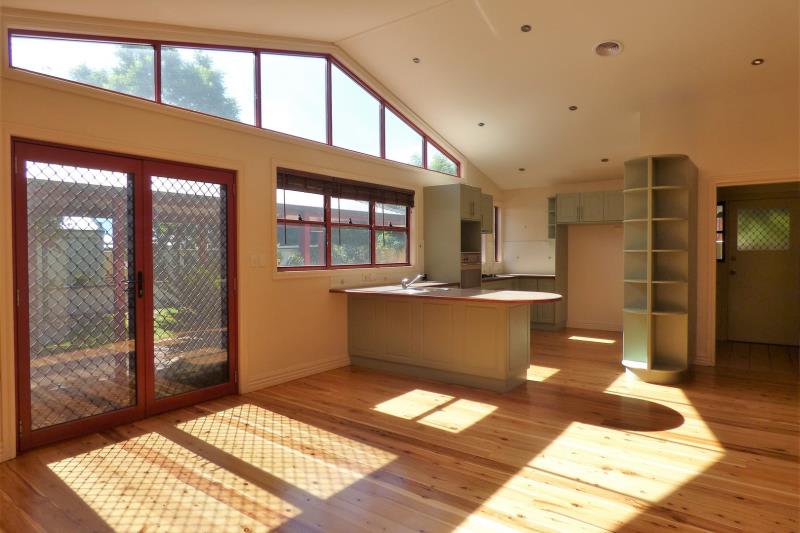 Click to view all images 112 Bultje St Dubbo NSW 2830 - Image 3