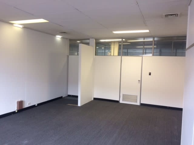 Click to view all images 8/8A St Andrews Street Brighton VIC 3186 - Image 2