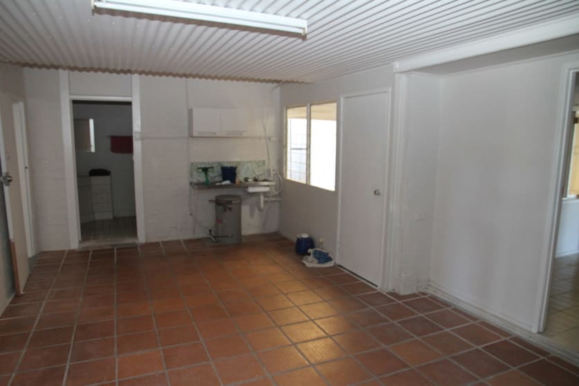 2/508 Oxley Avenue Redcliffe QLD 4020 - Image 3