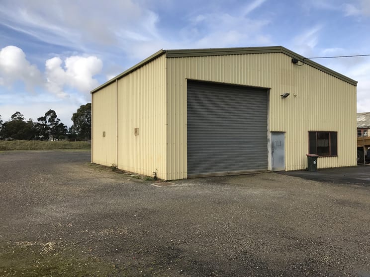 Click to view all images 52 Dunbar Road Traralgon VIC 3844 - Image 1