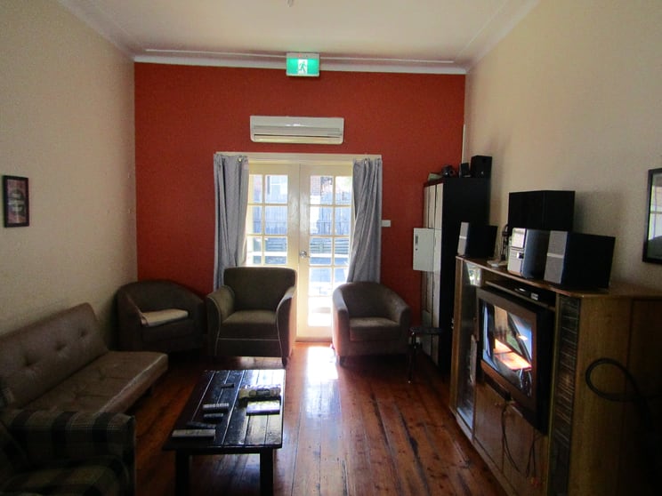 Click to view all images 26b Cumberland Street Cessnock NSW 2325 - Image 2