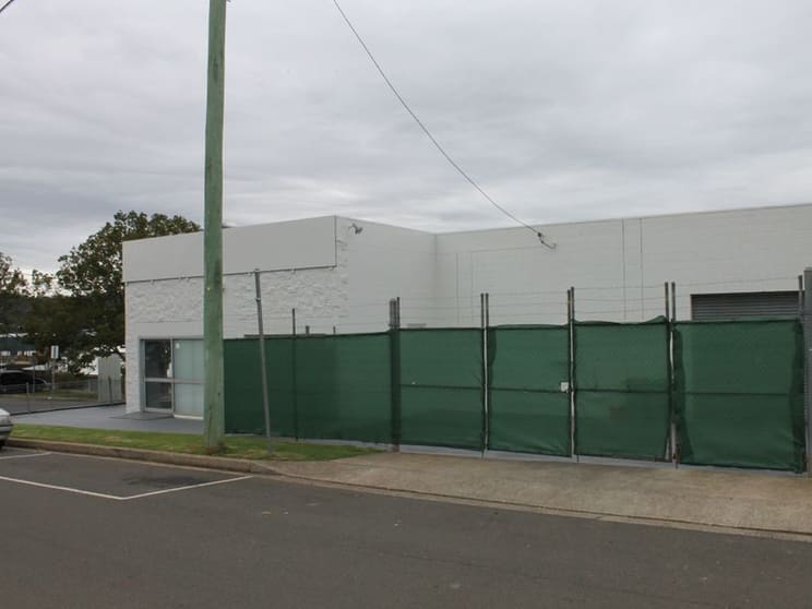 Click to view all images 2 Taylor Street Toowoomba QLD 4350 - Image 3