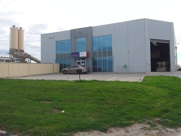 8/29-39 Westwood Drive Ravenhall VIC 3023 - Image 1