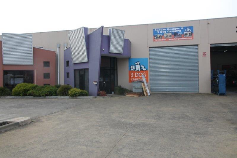 Click to view all images 2/6-8 Hogan Court Pakenham VIC 3810 - Image 1