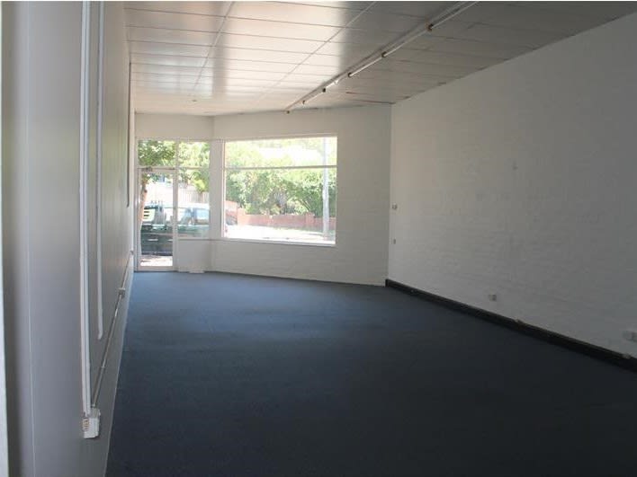 Click to view all images 114 Kinghorne Street Nowra NSW 2541 - Image 2