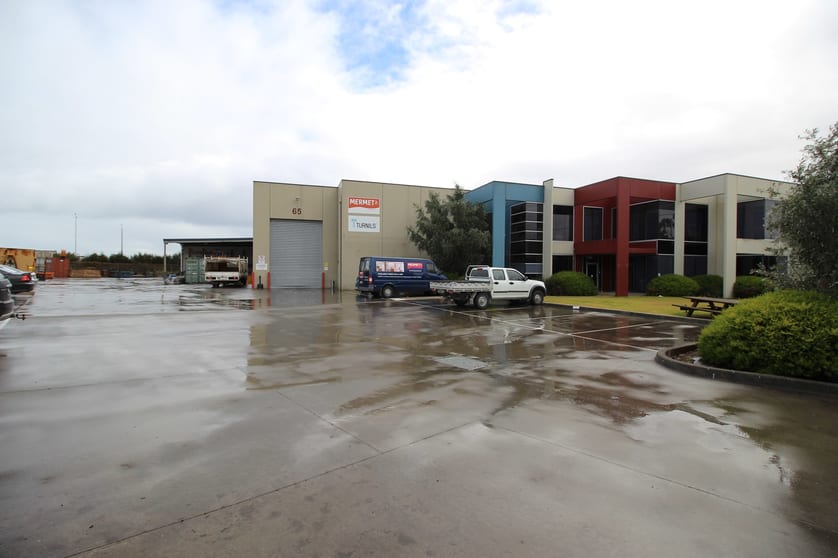 Click to view all images 65 Frankston Gardens Drive Carrum Downs VIC 3201 - Image 2