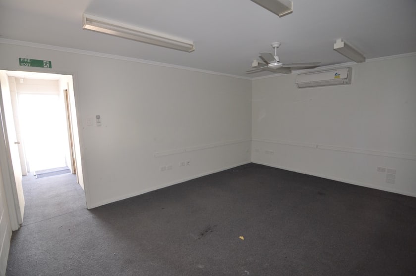 Unit 15, 62 Keane Street Currajong QLD 4812 - Image 3