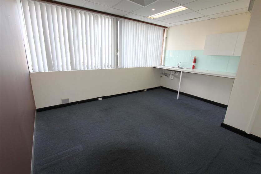 Click to view all images 3/7-9 President Avenue Caringbah NSW 2229 - Image 3