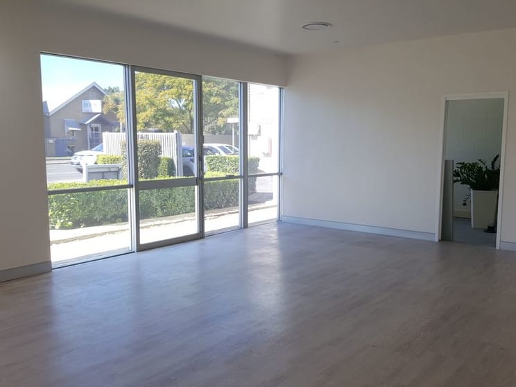 Click to view all images 1/15 Montague Street Greenslopes QLD 4120 - Image 2
