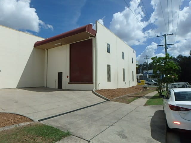 1/85 Deshon Street cnr Woolloongabba QLD 4102 - Image 2