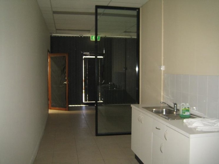 Click to view all images Smithfield NSW 2164 - Image 2
