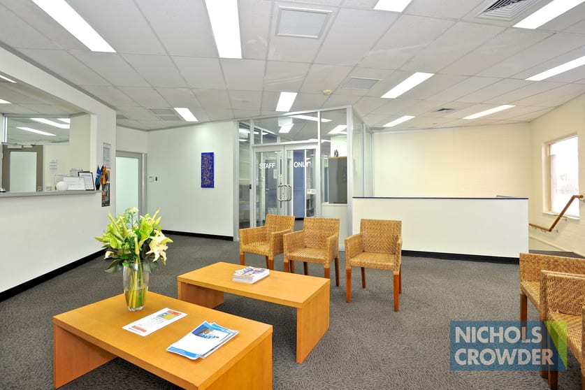 Click to view all images 146 Young Street Frankston VIC 3199 - Image 3