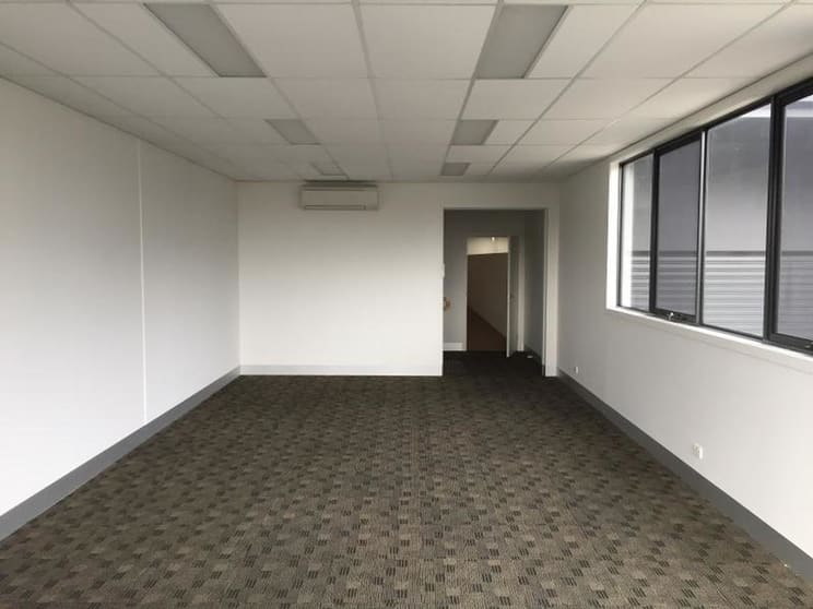 Click to view all images 2/39 Shearson Crescent Mentone VIC 3194 - Image 2